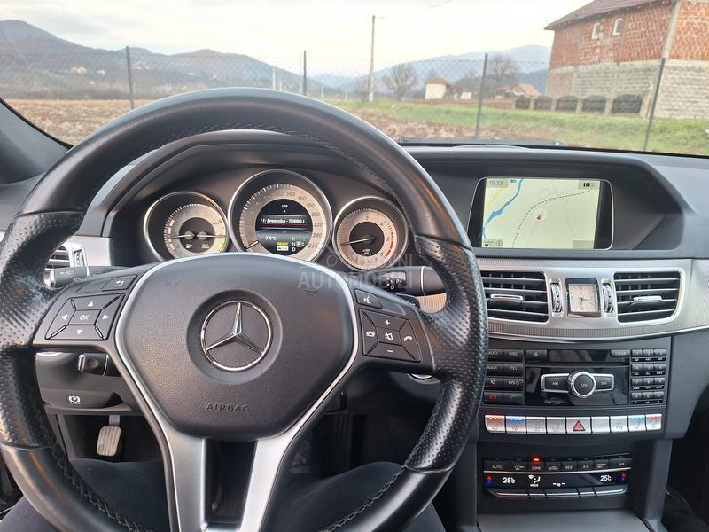 Mercedes Benz E 300 HYBRID