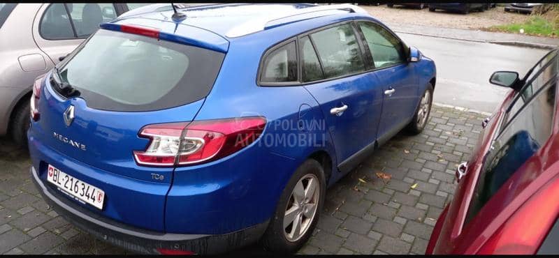 Renault Megane 2011. god. -  kompletan auto u delovima