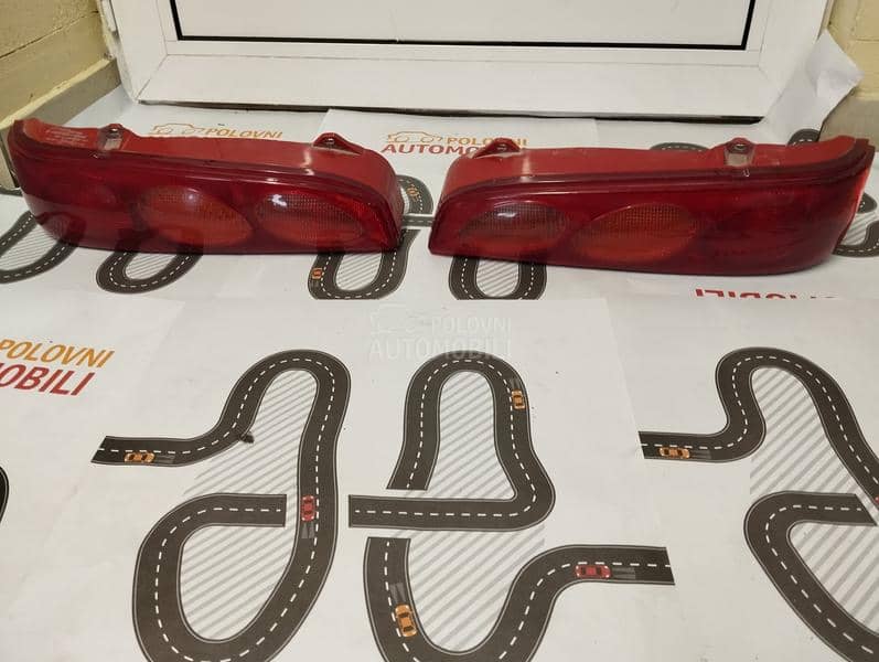 Levo i desno stop svetlo