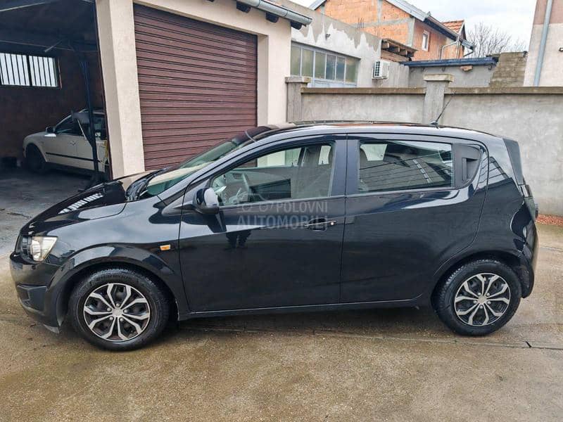 Chevrolet Aveo 1.2 b