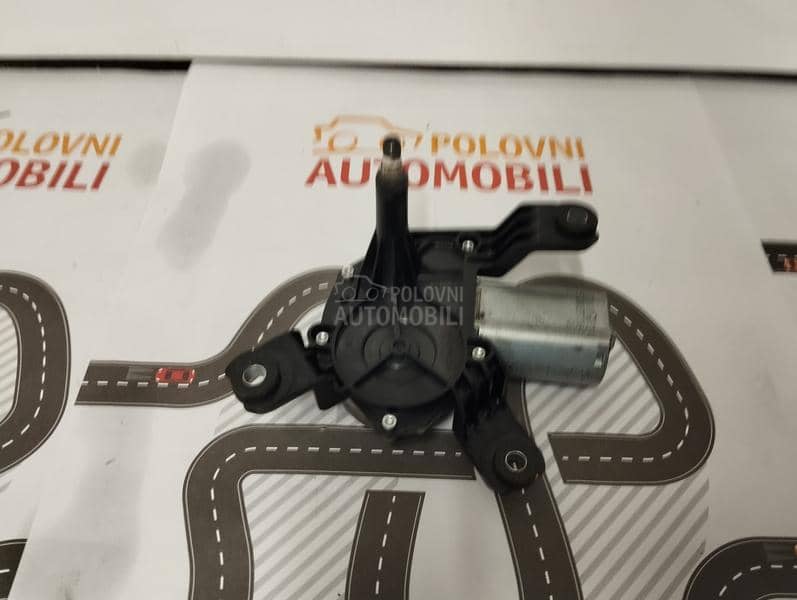 Zadnji motor brisaca