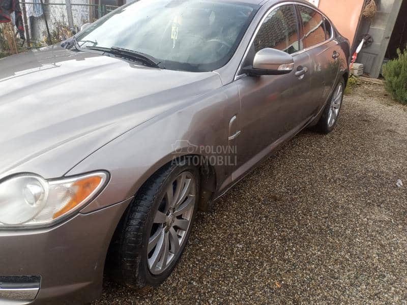 Jaguar XF 2.7