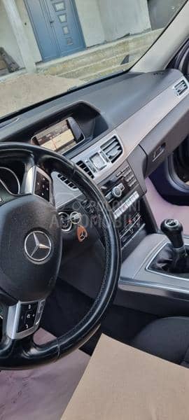 Mercedes Benz E 200 2.2