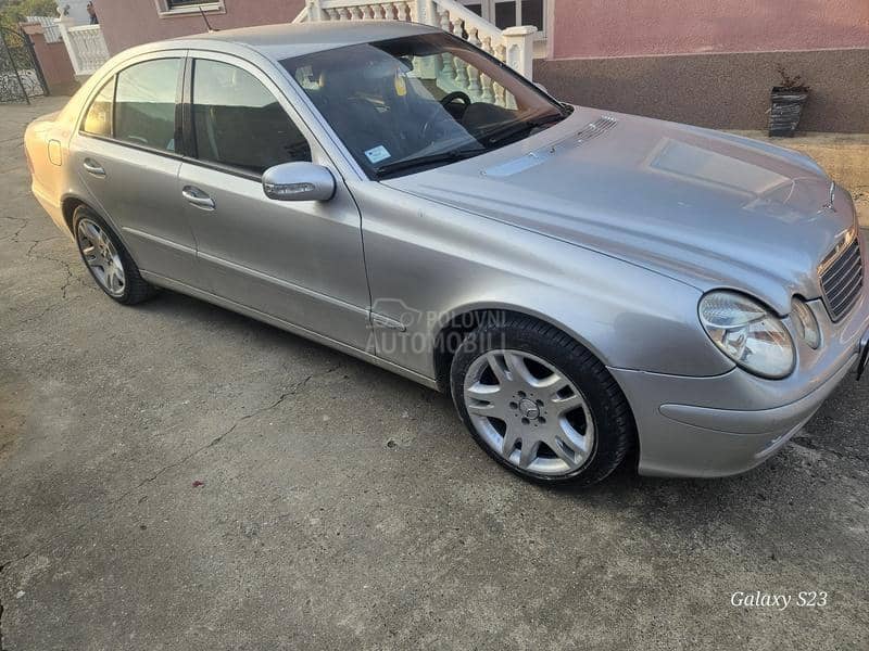 Mercedes Benz E 200 