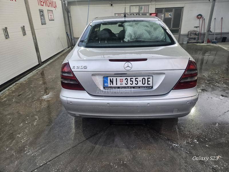 Mercedes Benz E 200 