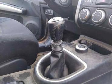 Ručica manuelnog menjača za Nissan X-Trail od 2007. do 2013. god.