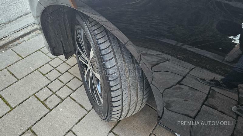 Mercedes Benz E 220 4 MATIK EXLUSSIVE