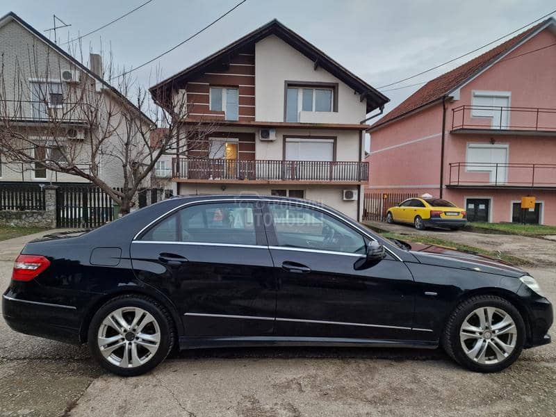 Mercedes Benz E 250 AVANTGARDE AUT