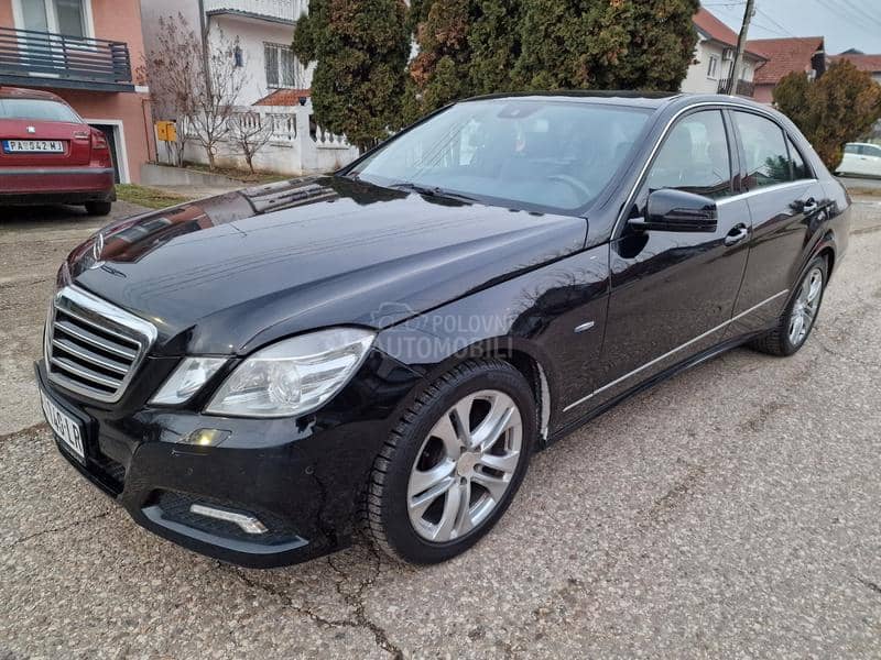 Mercedes Benz E 250 AVANTGARDE AUT