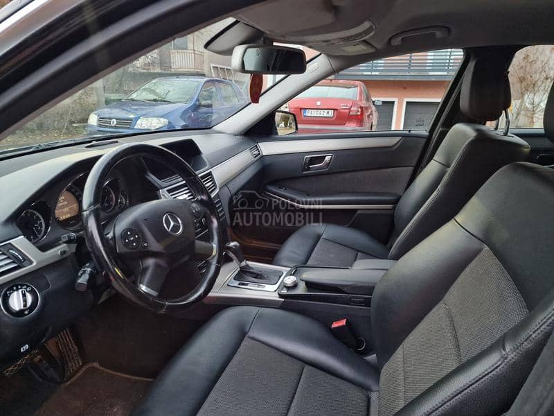 Mercedes Benz E 250 AVANTGARDE AUT