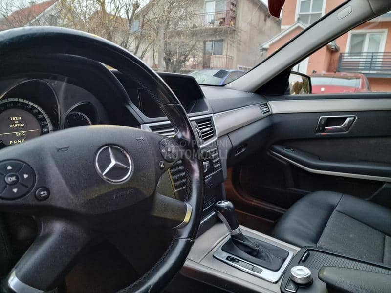 Mercedes Benz E 250 AVANTGARDE AUT