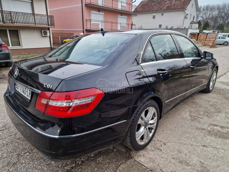 Mercedes Benz E 250 AVANTGARDE AUT