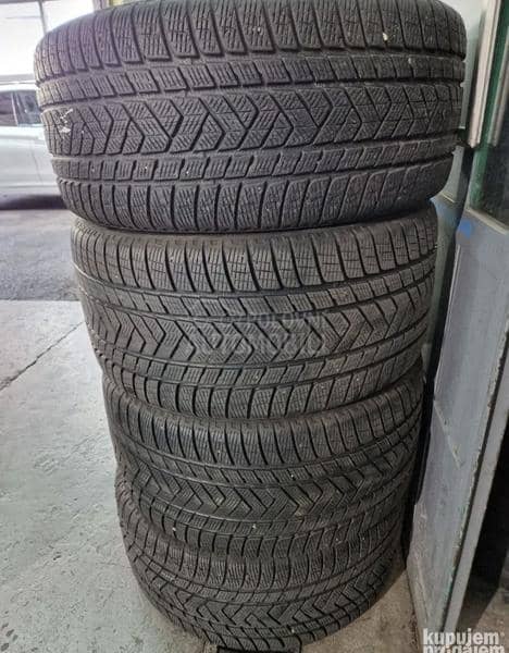Pirelli 305/35 R21 Zimska