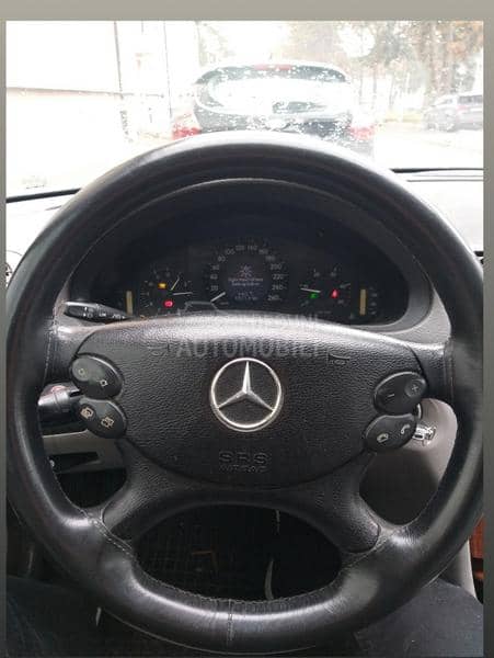 Mercedes Benz E 200 2.2