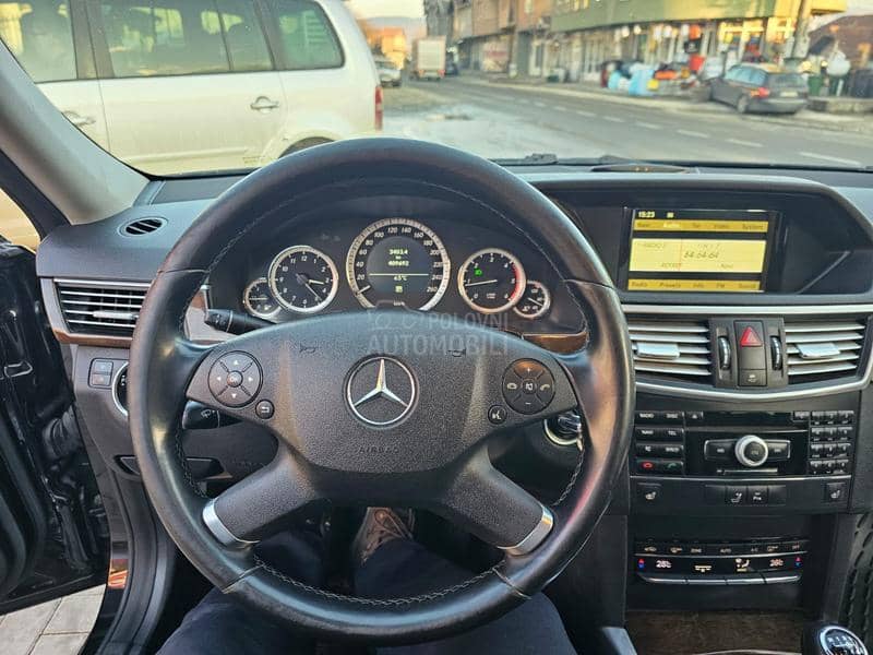 Mercedes Benz E 200 