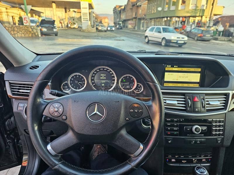 Mercedes Benz E 200 