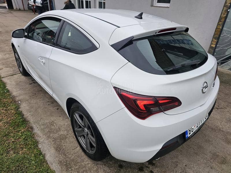 Opel Astra J 1.6 Turbo