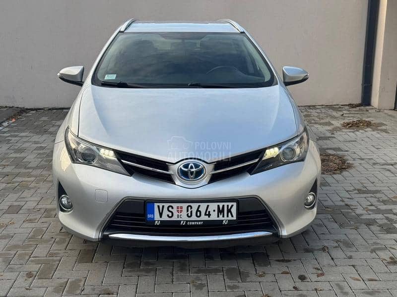 Toyota Auris Hybrid