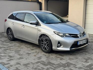 Toyota Auris Hybrid