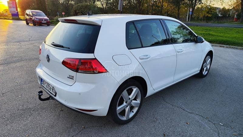 Volkswagen Golf 7 1,6TDI NAVl/PANO/ACC