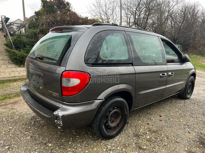 Chrysler Voyager 