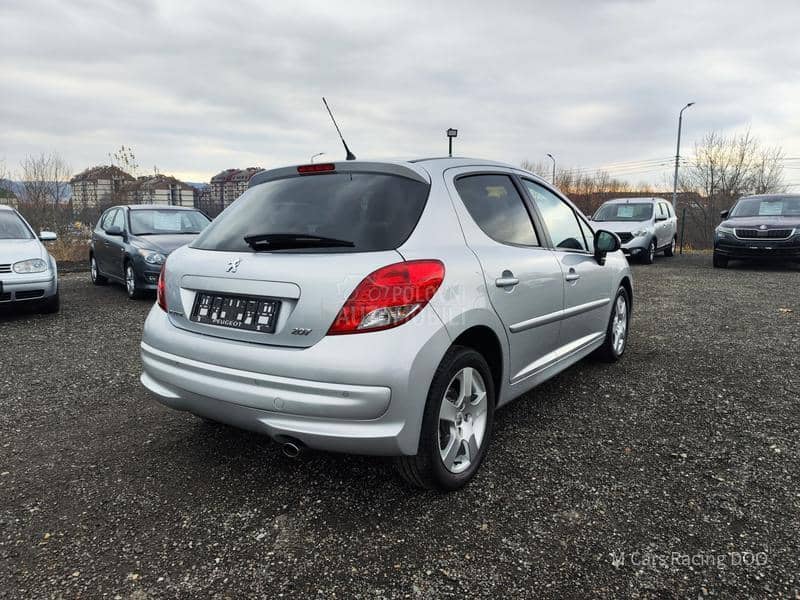 Peugeot 207 1.6 16 v A K C I J A