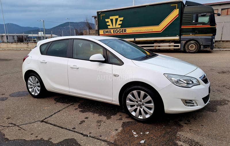 Opel Astra J 1.4 CH NOVA