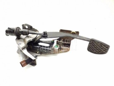 Pedala kvačila za Nissan X-Trail od 2007. do 2013. god.