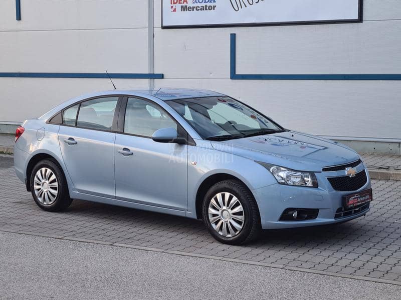 Chevrolet Cruze 1.8 Champion