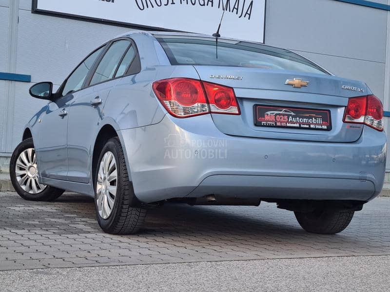 Chevrolet Cruze 1.8 Champion