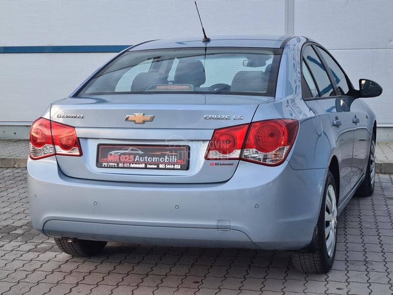 Chevrolet Cruze 1.8 Champion