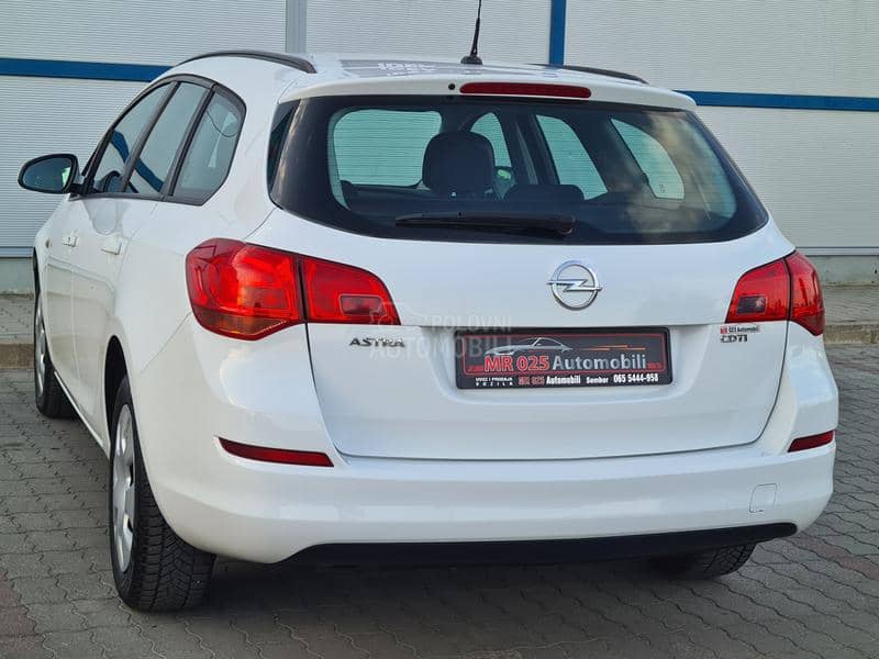 Opel Astra J 1.7cdti ENJOY