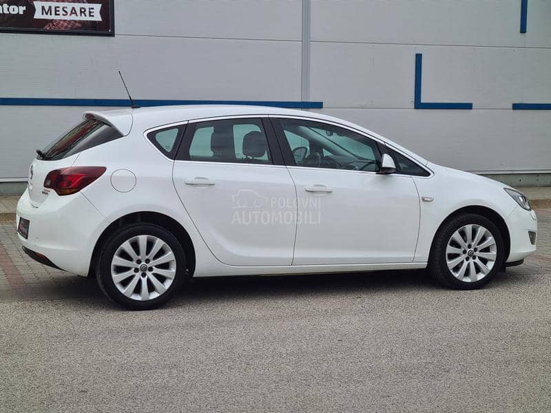 Opel Astra J 1.4 COSMO