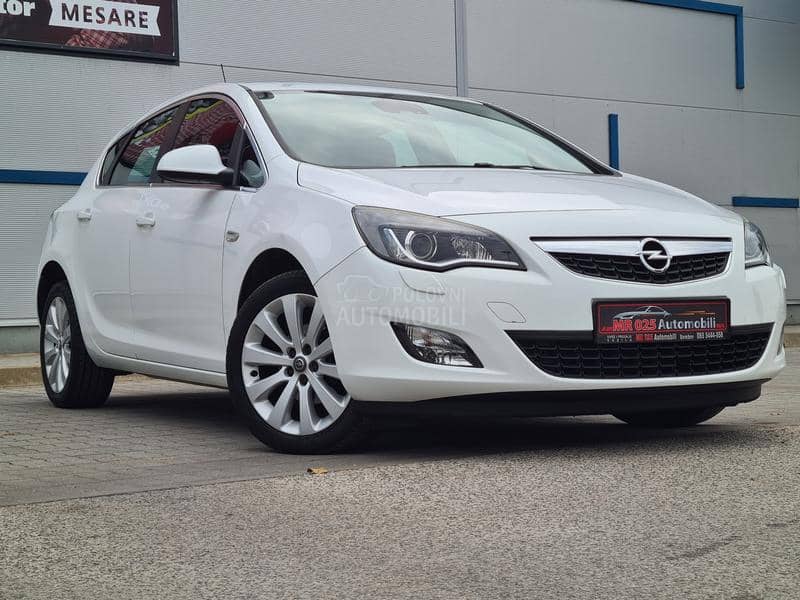 Opel Astra J 1.4 COSMO