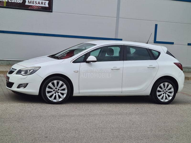 Opel Astra J 1.4 COSMO