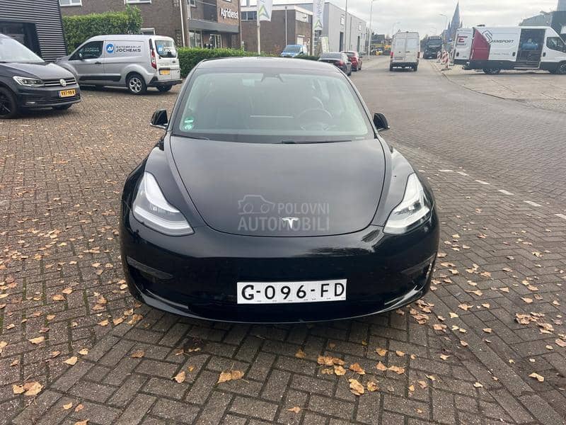 Tesla Model 3 Black Premium