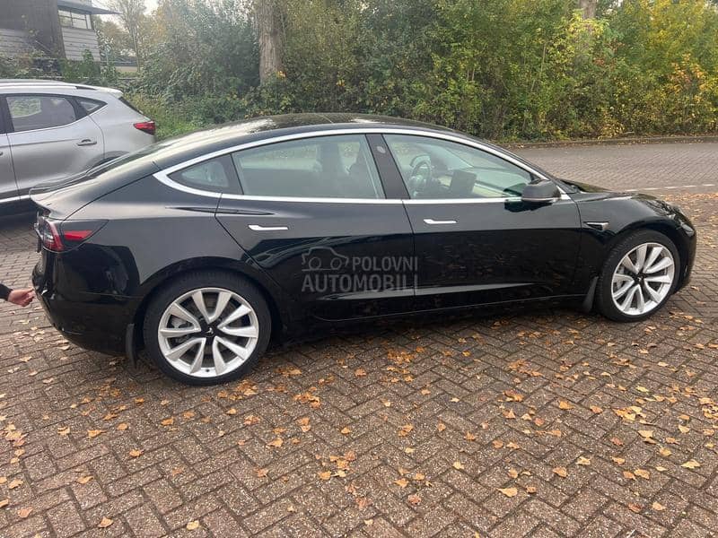 Tesla Model 3 Black Premium