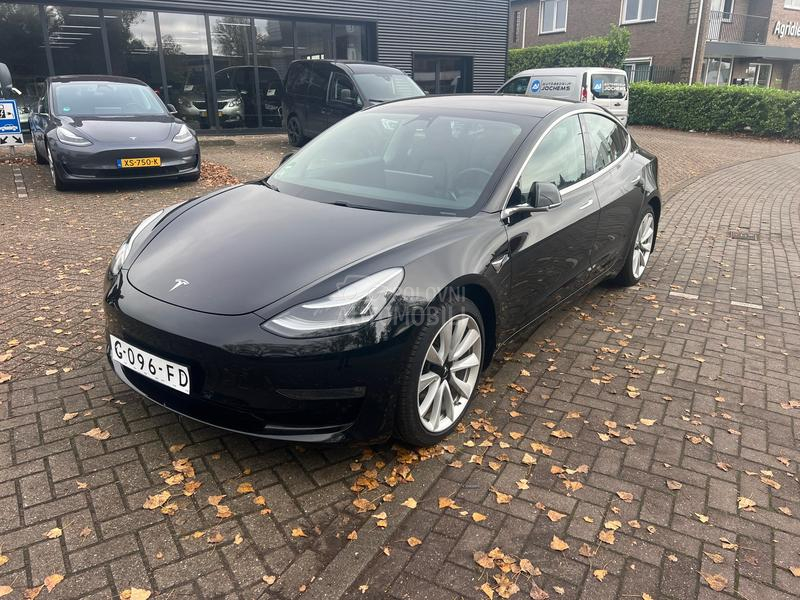 Tesla Model 3 Black Premium