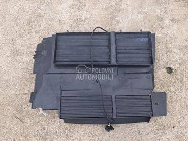 Usmerivac sa klapnama za Ford Focus od 2011. do 2018. god.