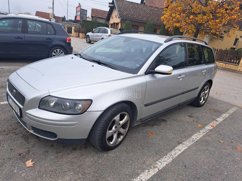 Volvo V50 