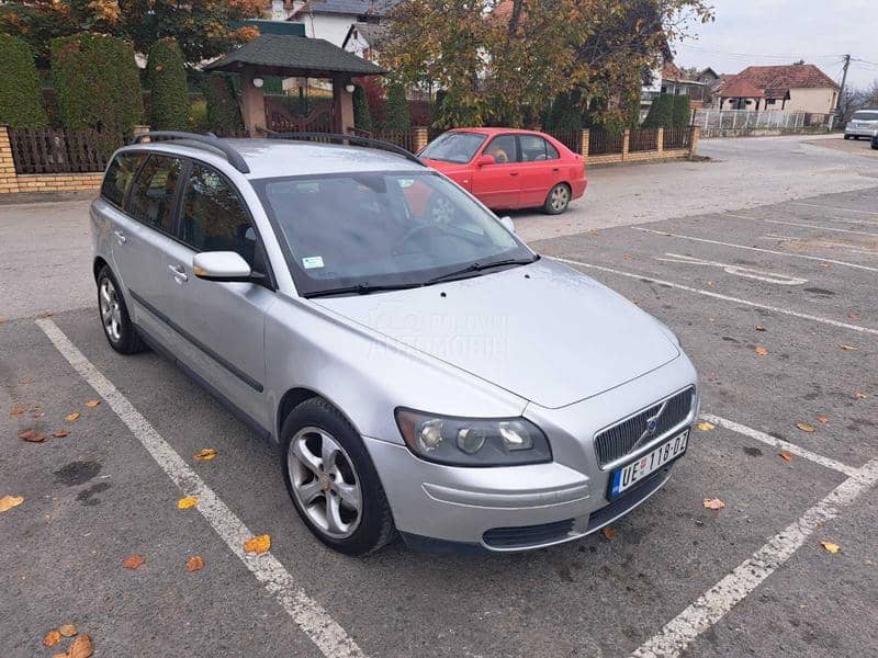 Volvo V50 