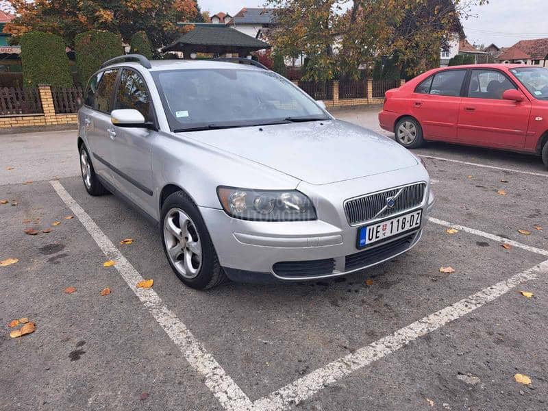 Volvo V50 