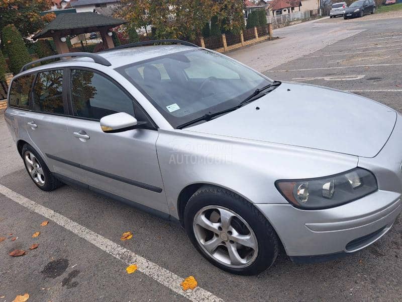 Volvo V50 