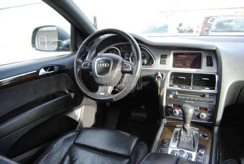 Audi Q7 3,0TDI   S-LINE