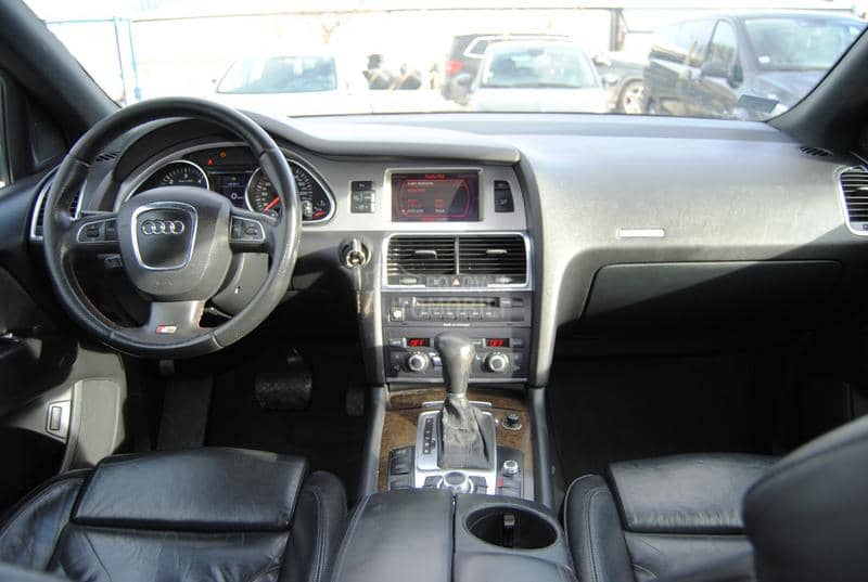 Audi Q7 3,0TDI   S-LINE