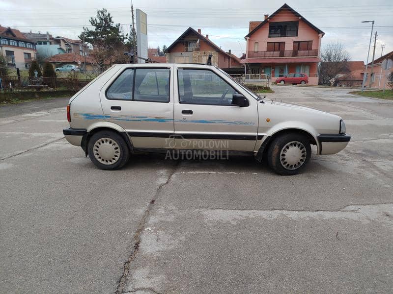 Nissan Micra dosta rez. delova