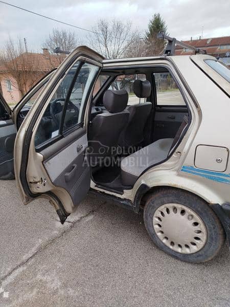 Nissan Micra dosta rez. delova