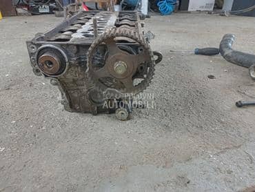 Glava motora za Mitsubishi Carisma od 1996. do 2003. god.