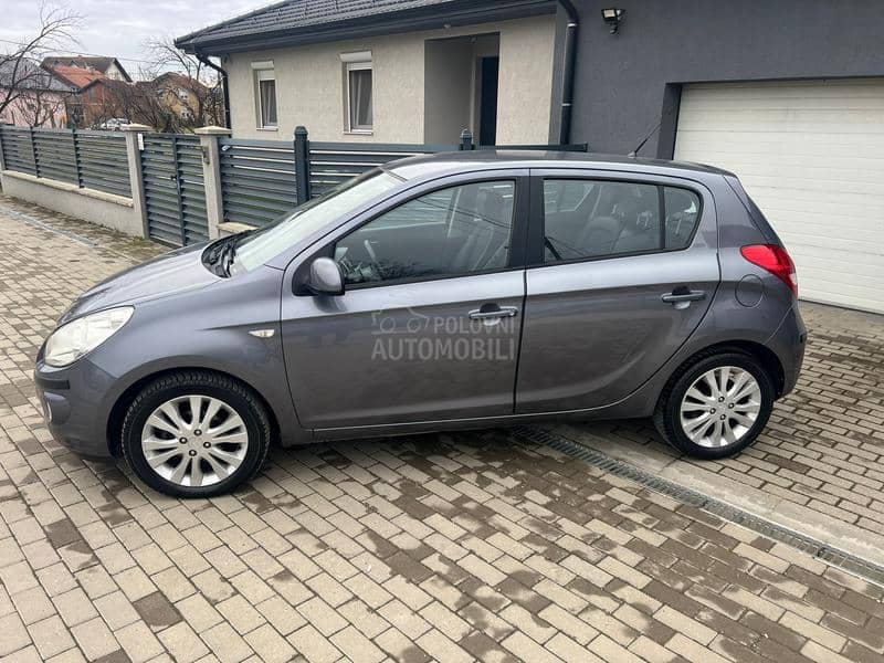 Hyundai i20 1.6D/ P E R FE KT AN