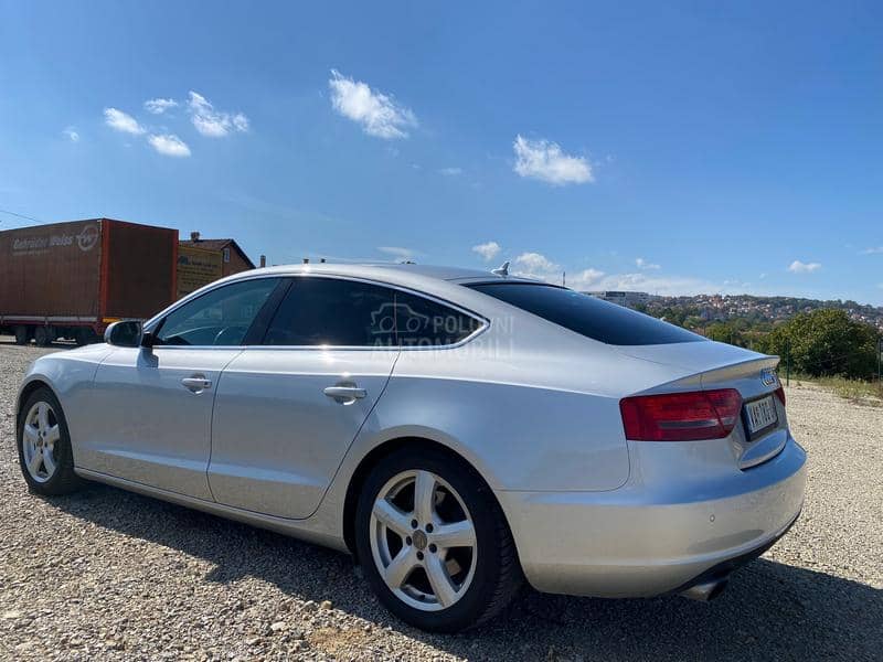 Audi A5 quattro, crno nebo